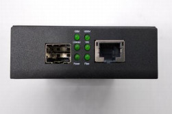 10G Unmanaged Media Converter با پورت SFP+ و RJ45