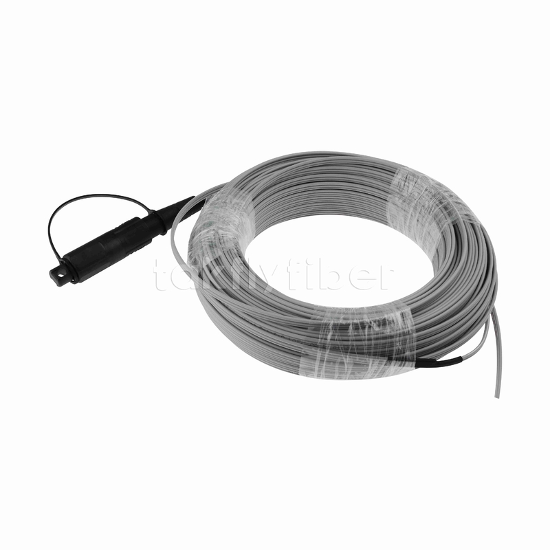 1 هسته پیش تعیین شده Optitap SC / APC شکل 8 FTTH فیبر نوری قطره کابل Pigtail 40M G657A LSZH 0.25μd ژاکت اصطکاک کم با سیم فولادی پیام رسان گالوانیزه 1.0mm